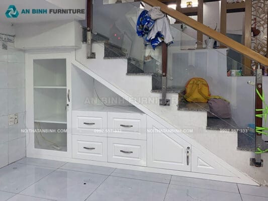 Hoàn thiện tủ gầm cầu thang MDF sơn phủ - anh Tâm, TPHCM