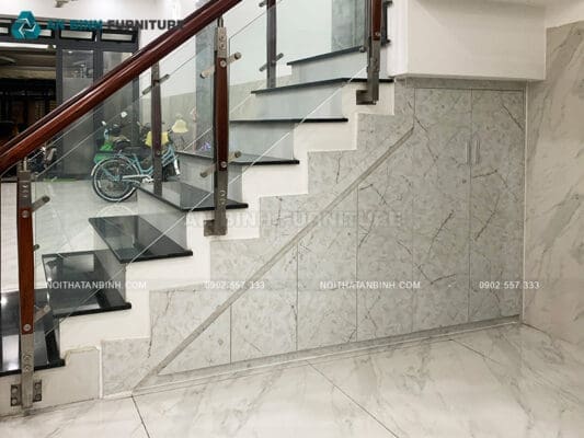 Bàn giao tủ gầm cầu thang MDF Melamine - cô Bình, TPHCM