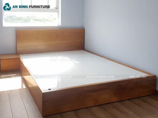 Hoàn thiện giường ngủ gỗ Sồi tự nhiên – anh Lâm, TPHCM