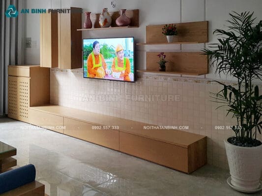 Thi công kệ tivi gỗ MDF Veneer nhà anh Tư, TPHCM