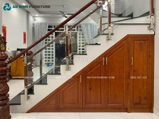 Hoàn thiện tủ gầm cầu thang gỗ Sồi - anh Hòa, TPHCM