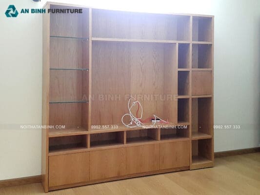 Hoàn thiện kệ tivi gỗ MDF Veneer nhà anh Tùng, TPHCM