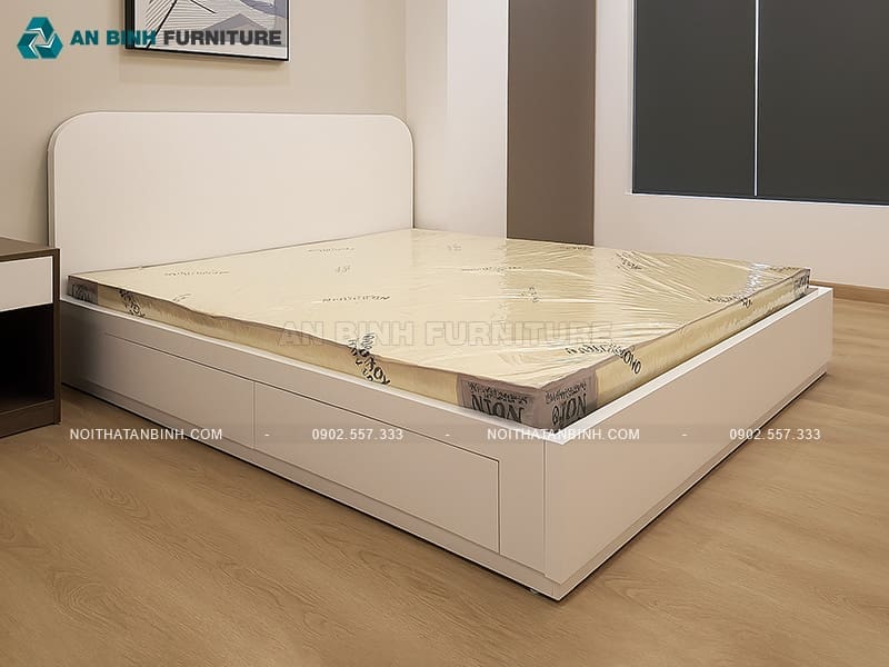 Giường ngủ có ngăn kéo MDF trắng đầu bo tròn hiện đại - GNK009