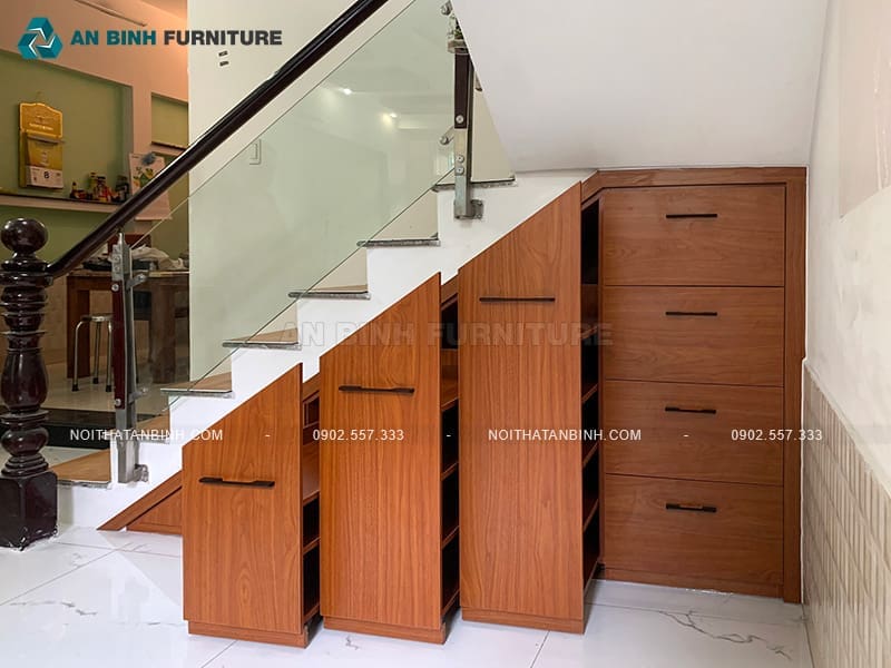 Mẫu tủ giày gầm cầu thang đẹp, gọn gàng và tiện dụng