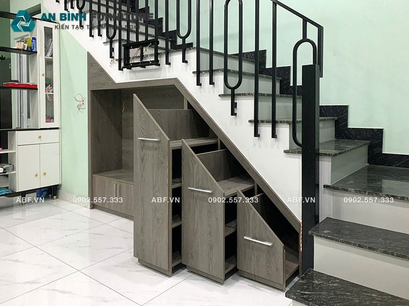tct045b tu tivi gam cau thang co tu keo de giay dep